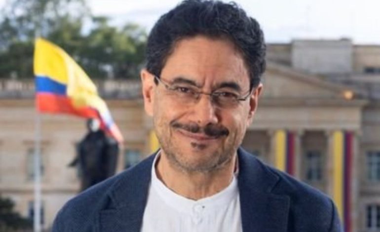 El candidato Iván Cepeda había bloqueado su cuenta en redes sociales a Teleantioquia: ¿por qué habrá sido?