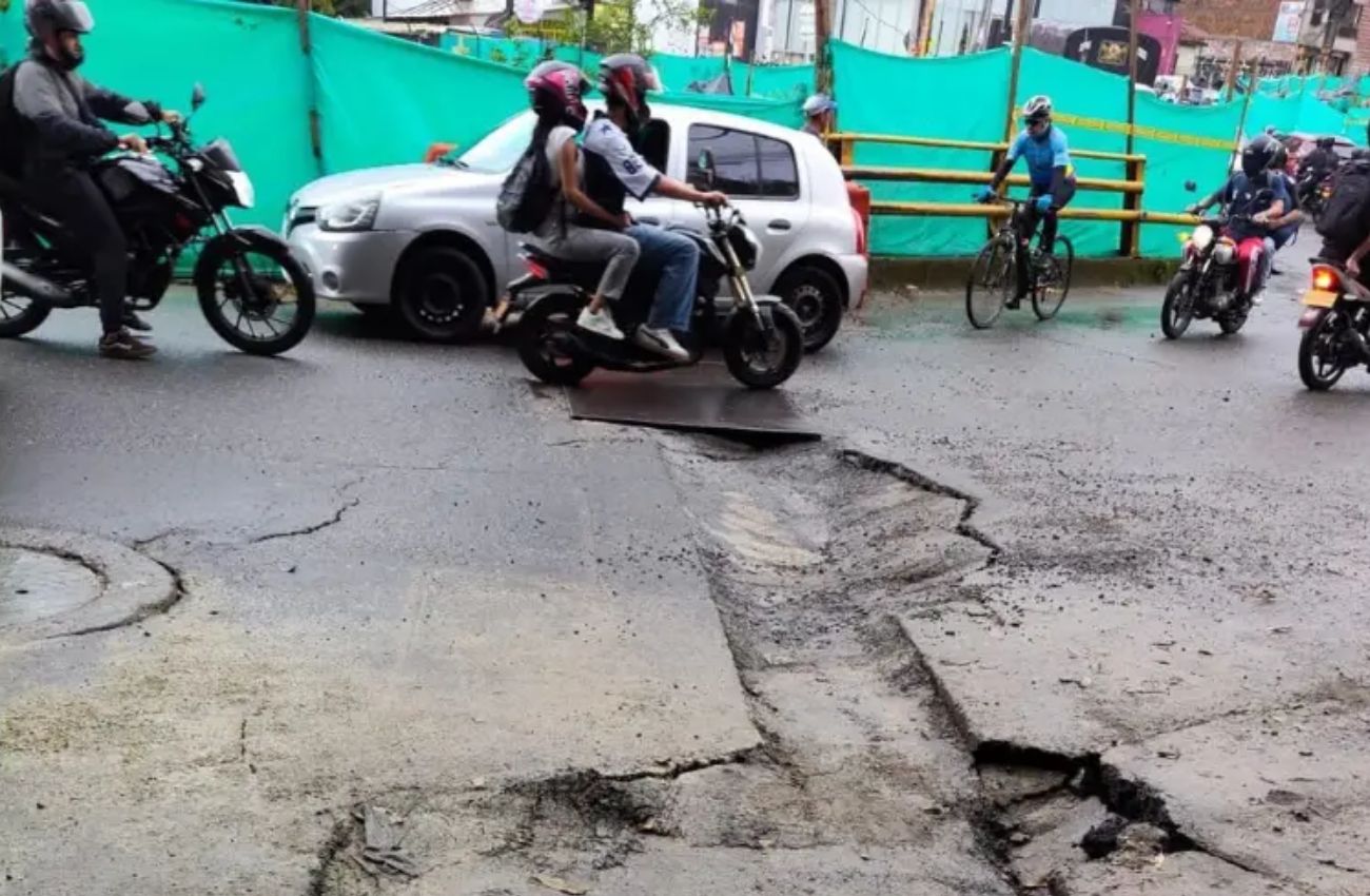 Otro hundimiento vuelve a poner en líos al puente de la quebrada La Limona, entre Itagüí y San Antonio de Prado, Medellín