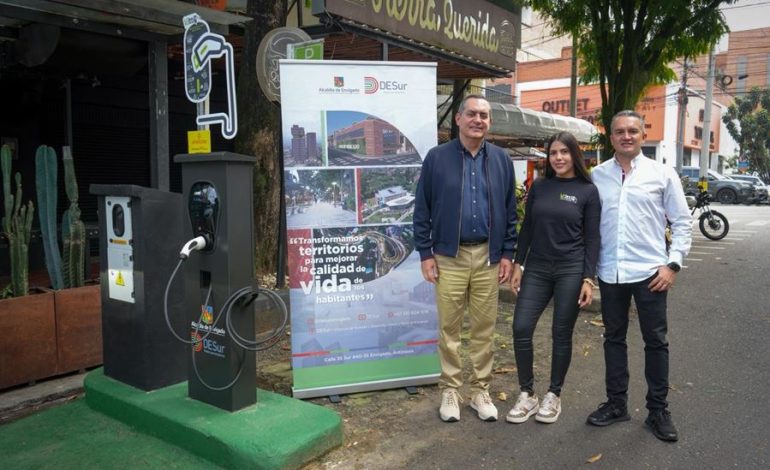 Envigado estrena la primera red pública de carga para vehículos eléctricos