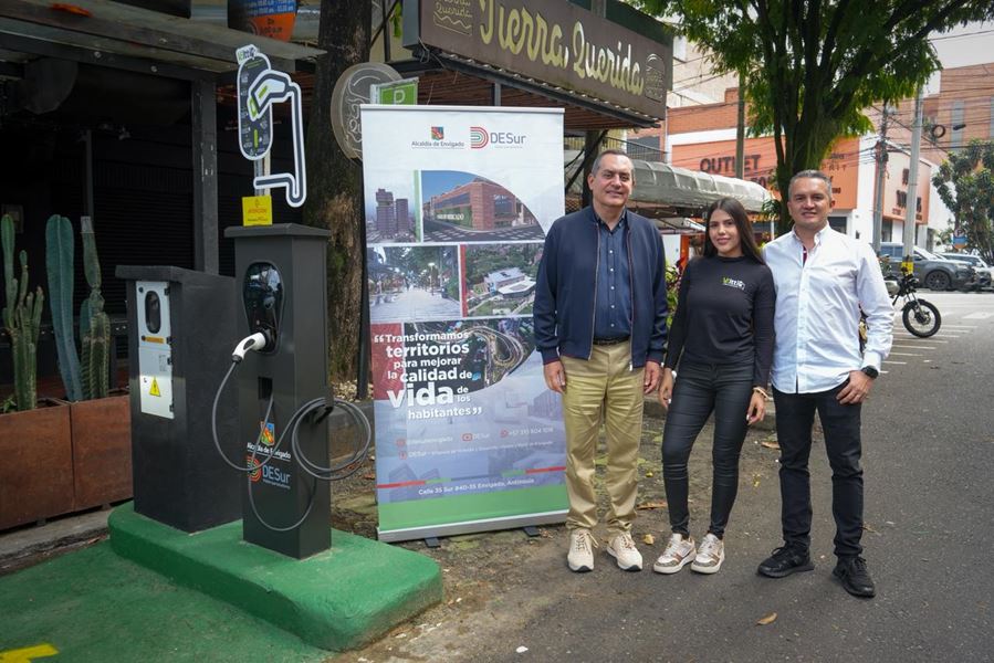 Envigado estrena la primera red pública de carga para vehículos eléctricos