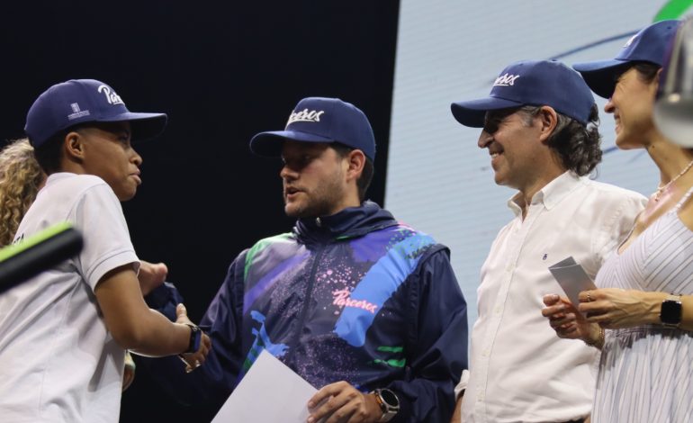 Más de 2.800 jóvenes se graduaron de Parceros, la estrategia de Medellín para alejarlos de la criminalidad