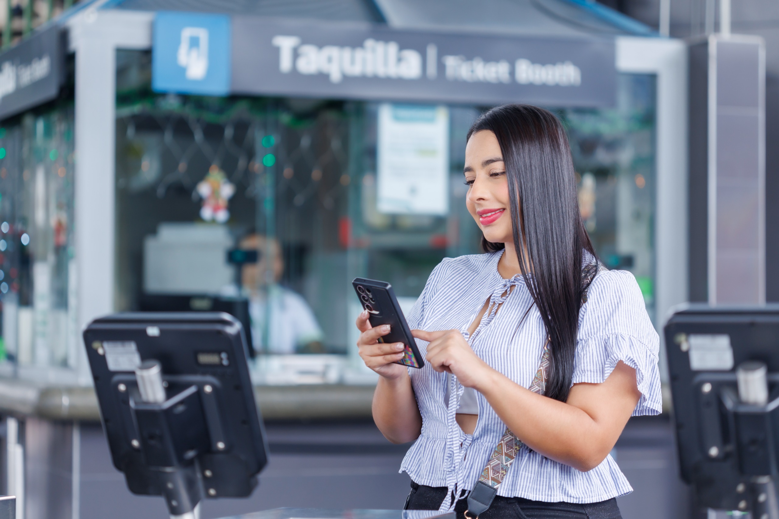 Metro de Medellín habilita recargas de la tarjeta Cívica por WhatsApp las 24 horas