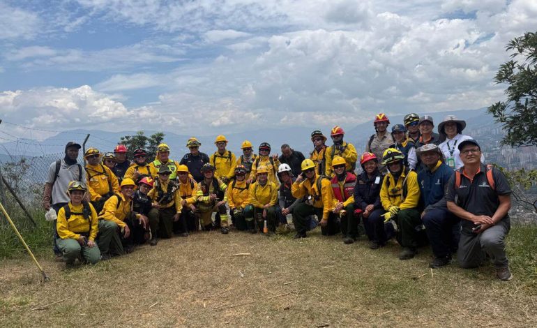 Envigado prepara 23 nuevos bomberos para enfrentar incendios
