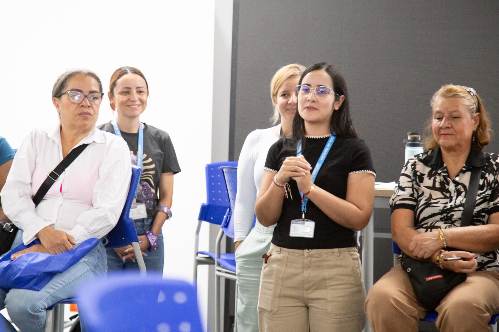 Medellín impulsa el acceso de las mujeres a información clave