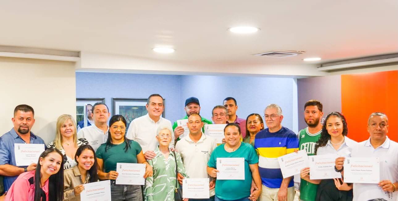 25 familias de Envigado reciben subsidios de vivienda