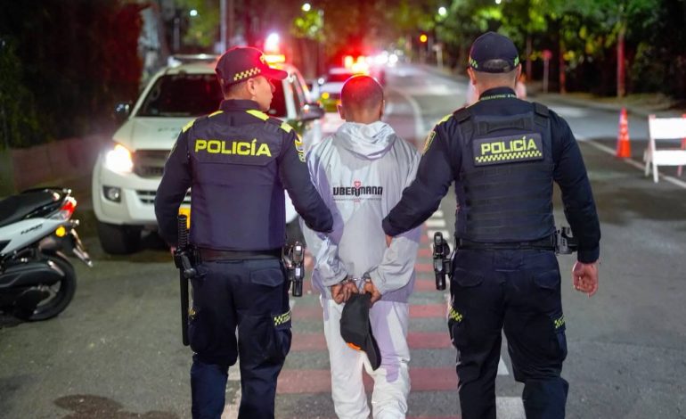 Comando situacional deja 17 comparendos y cuatro capturas en Envigado