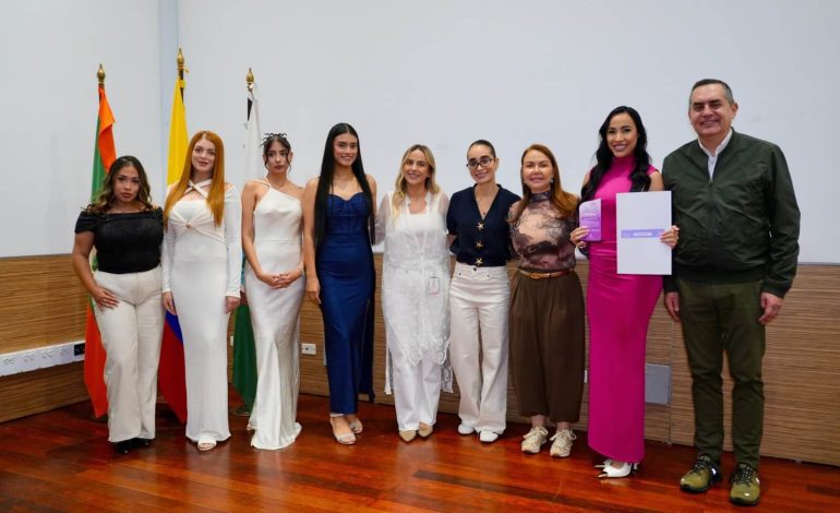 Envigado convierte salones de belleza en redes de apoyo emocional