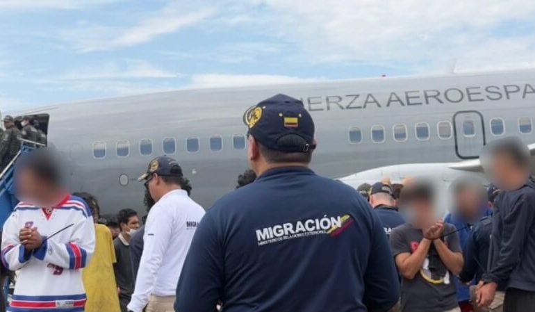Migración Colombia expulsó a 98 extranjeros vinculados a actividades delictivas que cayeron en megaoperativo de De la Espriella