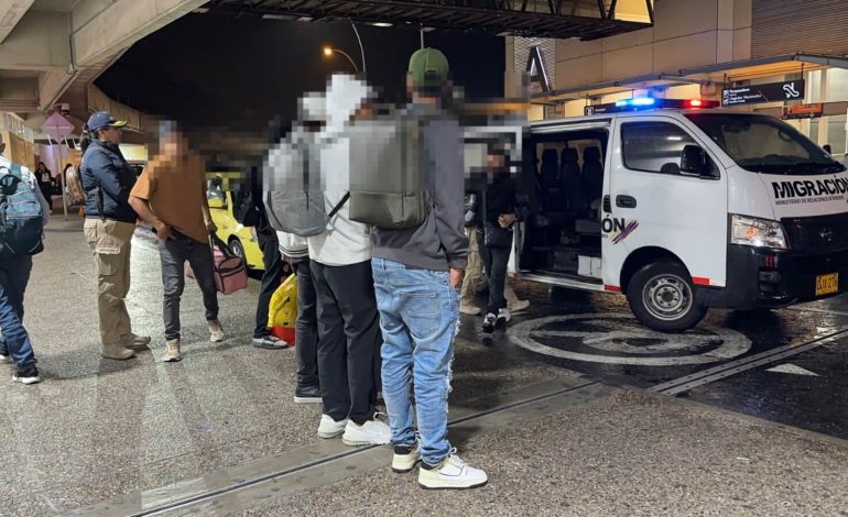 Medellín expulsa a nueve extranjeros por riesgos de seguridad