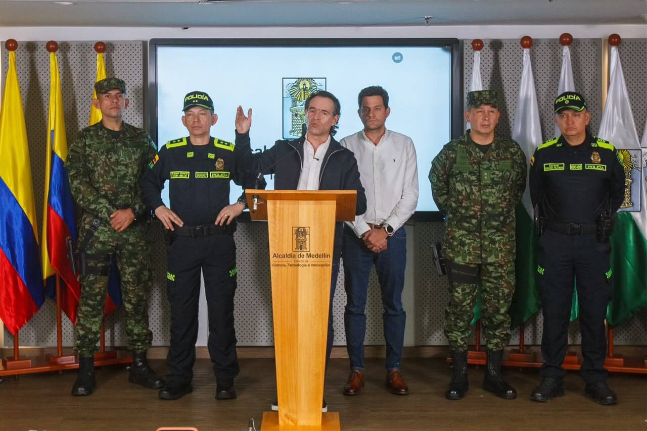 Medellín sacude a las estructuras criminales con 97 capturas y 98 deportaciones