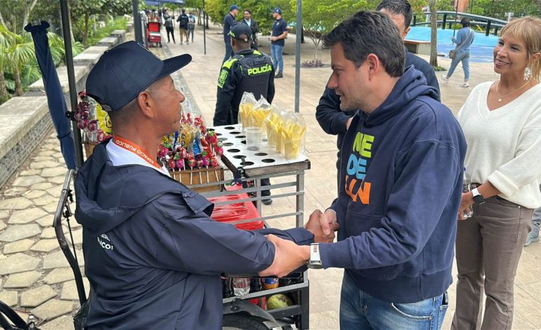 61 vendedores informales de Medellín podrán trabajar legalmente en Parques del Río